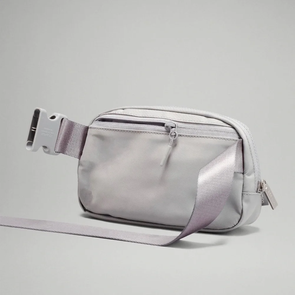 Silver Drop Everywhere Belt Bag Lululemon - Picture 5 of 7